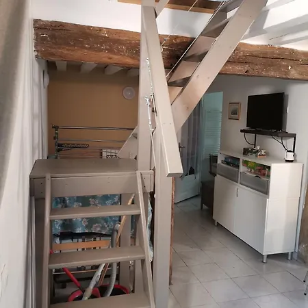 Vakantiehuis La Dependance, Petite Maison Au Calme 1chambre