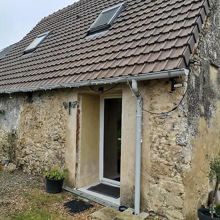 Vakantiehuis La Dependance, Petite Maison Au Calme 1chambre Vallon-sur-Gee