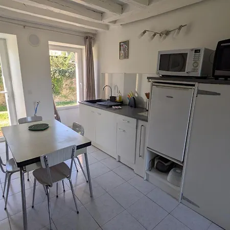La Dépendance, Petite Maison Au Calme 1chambre Сasa de vacaciones
