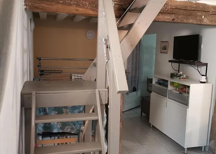 Hébergement de vacances La Dépendance, Petite Maison Au Calme 1chambre