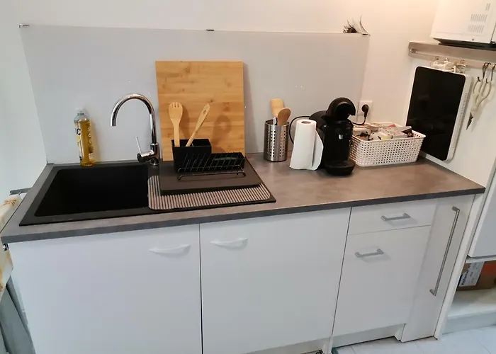 La Dépendance, Petite Maison Au Calme 1chambre Hébergement de vacances