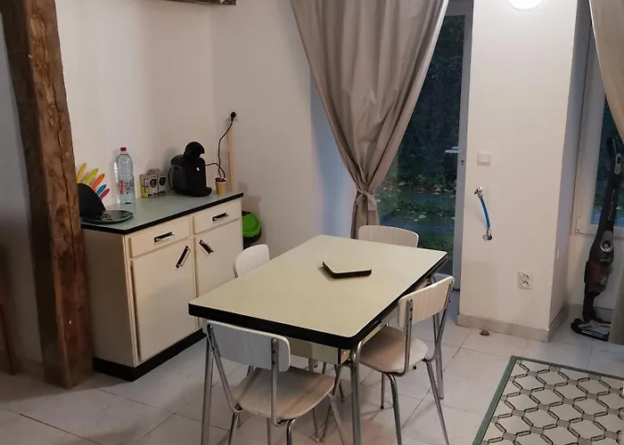 La Dépendance, Petite Maison Au Calme 1chambre *