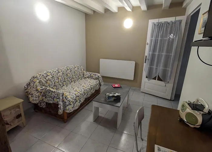 La Dépendance, Petite Maison Au Calme 1chambre Vallon-sur-Gee